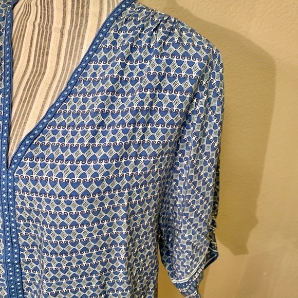 NWT Max Studio Top XS Kimono Style Top 100% Rayon Blue Shades White Short Slvs - Picture 9 of 16
